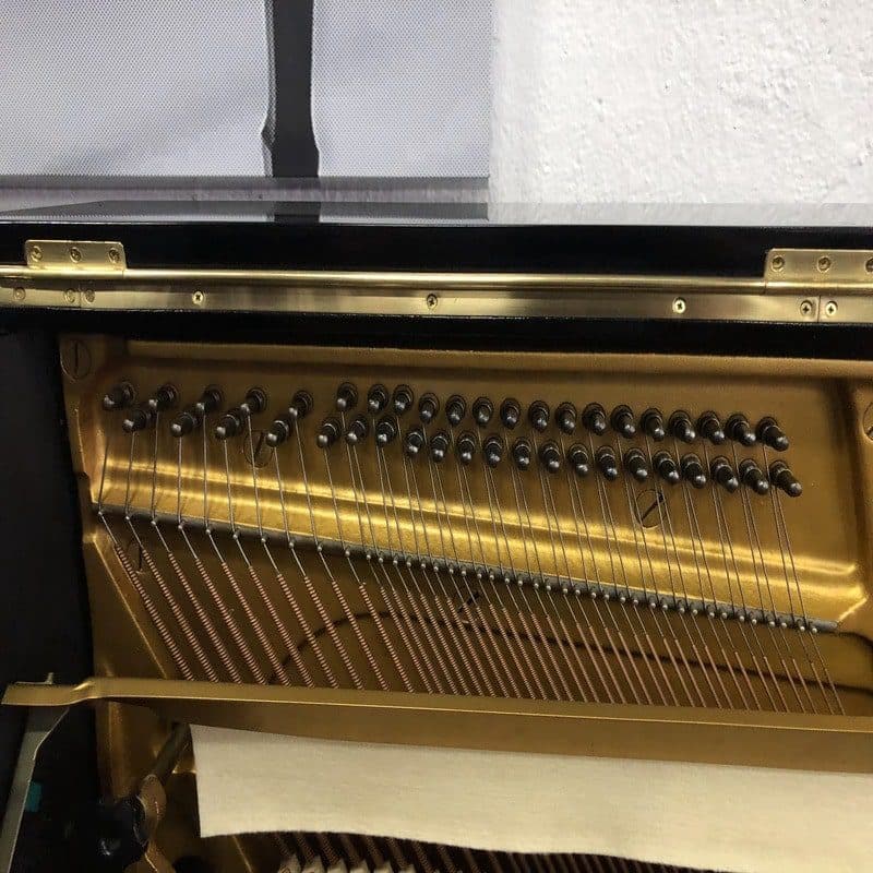 Yamaha U1H