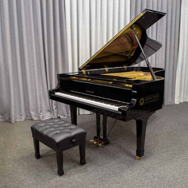 Yamaha C7