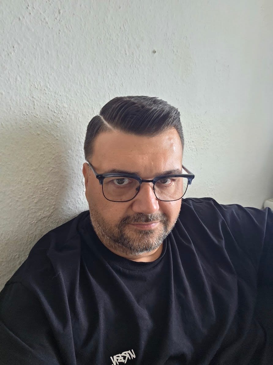 Alex von MK Klavier Art